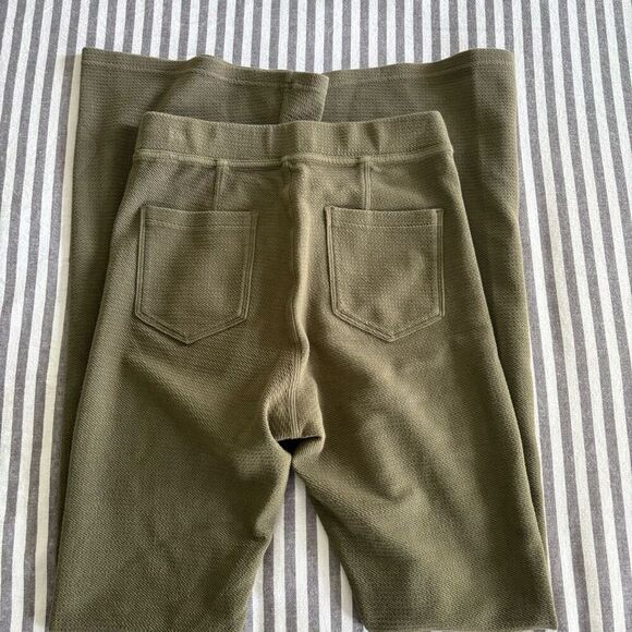 Aerie Offline PartyFavor High Waisted Flare Leggings Size Medium - Picture 1 of 8
